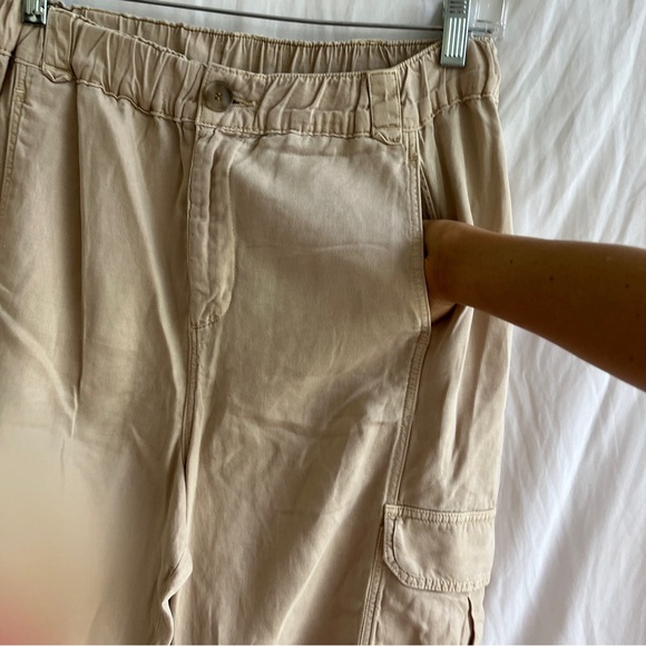 Faherty Arlie day cargo pants safari color elastic waistband utility vibe size M - Picture 5 of 8